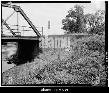 Teilweise DETAILANSICHT VON SOUTH WEB UND ÖSTLICH WIDERLAGER, Blickrichtung Nordost-Baseline Brücke, Spanning South Platte River an der County Road 168, Brighton, Adams County, CO Stockfoto