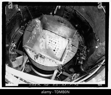 PBF Reaktorgebäude (PRO-620). Die Kamera sieht hinunter in Reaktor Grube an der Spitze der Core-Container. Fotograf - Johannes Capek. Datum - Juni 28., 1970. INEEL negativ. 70-3265 - Idaho National Engineering Laboratory, spert-I und Power Burst Werksbereich, Scoville, Butte County, ID Stockfoto