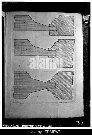 Fotokopien der TITELSEITE, Exlibris, TEILNAHMEZERTIFIKAT UND PLATTEN ZUR VERANSCHAULICHUNG BEISPIELE DER TISCHLER' ARBEIT IN DEN ARTIKELN DER ZIMMERLEUTE "GESELLSCHAFT VON PHILADELPHIA UND IHRE VORSCHRIFTEN FÜR DIE MESSUNG UND BEWERTUNG DES HAUS SCHREINER veröffentlichte Arbeit (Philadelphia - Halle und Sellars, 1786). - Schreiner Firma, Rule Book (Schreinerei), Philadelphia, Philadelphia County, PA Stockfoto
