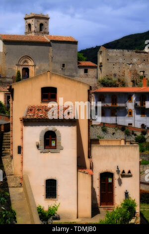 Die mittelalterliche Burg auf dem Gipfel des Monte Tauro, Taormina, Sizilien, Italien Stockfoto