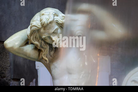 Catania - Die nächtlichen Detail der von Tito Brunnen Amenano von Tito Angelini (1837). Stockfoto