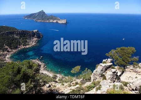 Ansicht des Drachen Insel Sa Dragonera und die Küste in der Nähe von Sant Elm, Mallorca, Balearen, Spanien Stockfoto