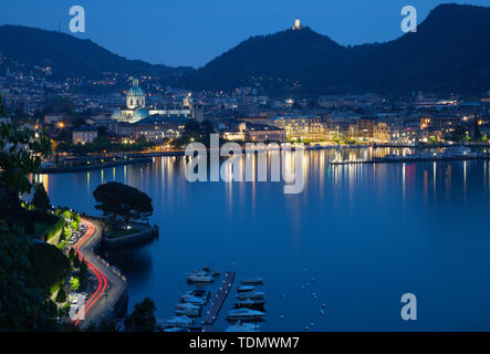 Comer See - Die Stadt mit der Kathedrale und dem Comer See. Stockfoto