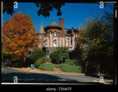 Perspektivische Ansicht des West Tower und South Elevation, von Südwesten nach Nordosten - W. Taylor Birch House suchen, 3099 Q Street, Northwest, Washington, District of Columbia, DC Stockfoto