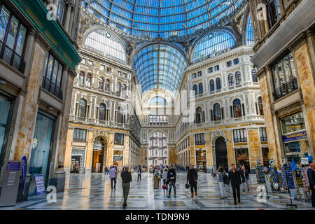 Das Einkaufszentrum, die Galleria Umberto I, Via San Carlo, Neapel, Italien Stockfoto