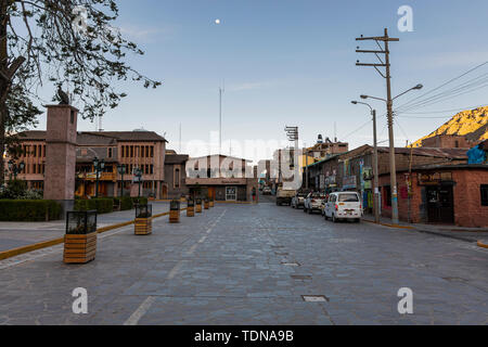 Am frühen Morgen in der Plaza in Chivay, Colca Canyon, Peru, Südamerika Stockfoto