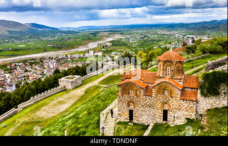 Kirche der Heiligen Dreifaltigkeit in der Zitadelle in Albanien Berat Stockfoto