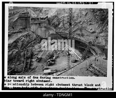 Kopie der Original Foto von Korps der Ingenieure, Los Angeles District, "Bericht über die Salinas Dam, Salinas, Kalifornien, 15. Juni 1943. (Fotograf unbekannt; Bericht bei der Stadt San Luis Obispo entfernt.) SALINAS STAUDAMM IM BAU 1941. - Salinas Dam, Salinas River in der Nähe von Pozo Road, Santa Margarita, San Luis Obispo County, CA Stockfoto