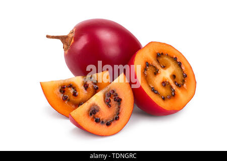 Frische Tamarillo Obst isoliert auf weißem Hintergrund Stockfoto