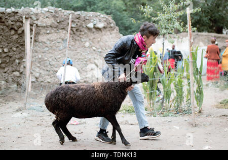 Die Szene eines Hochzeit Hochzeit in Tashkurgan County, Kashgar Region im September 2018 Stockfoto