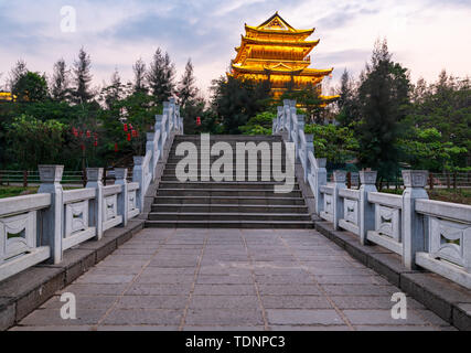 Nachtansicht des Konfuzius kulturelle Stadt, suixi County, Provinz Guangdong Stockfoto