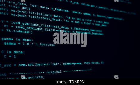 3D-Hacking code data flow Stream auf Schwarz. Bildschirm mit der Eingabe Codierung Symbole Stockfoto