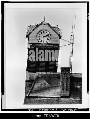 Fotokopie des Foto (von der Planung Ressourcen Datei, 3. Oktober 1989) Clock Tower, OSTSEITE - Crestline Rathaus, Bucyrus und Thoman Straßen, Crestline, Crawford County, OH Stockfoto