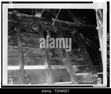 Fotokopie des Foto (von der Planung Ressourcen Datei, 3. Oktober 1989) EAST WALL FRAMING UND UHR DREHMECHANISMUS - Crestline Rathaus, Bucyrus und Thoman Straßen, Crestline, Crawford County, OH Stockfoto