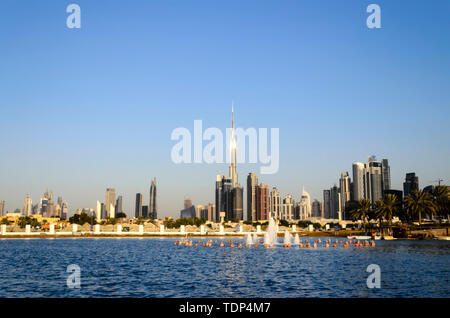 Blick auf Burj Khalifa und anderen Gebäuden in der Innenstadt von Dubai, Vereinigte Arabische Emirate Stockfoto