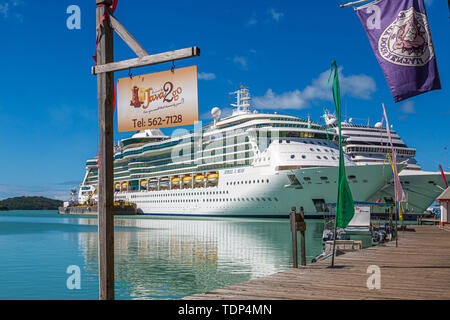 ANTIGUA, WEST INDIES - 7. Dezember 2016: Die Wirtschaft in Antigua ist fast ausschließlich vom Tourismus. Es ist eine große Kreuzfahrt Reiseziel, Resort Lage Stockfoto