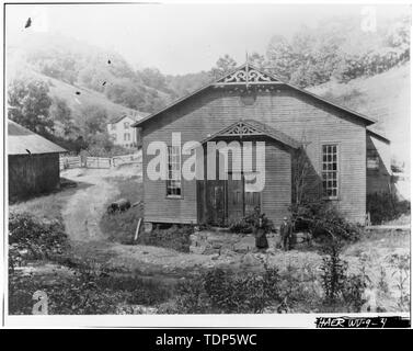 Fotokopiert 1973 original von Albert M. Stiles, Jr., Parkersburg, WV, 1907 besessen. Ecke von THORNHILL STORE UND RATHAUS. Frau. Tore UND JOHN SCHAFFER. - Westen Oil Company endlose Kabel Pumpstation, U.S. Route 50 (Vulkan Nähe), Petroleum, Ritchie County, WV; Stiles, W C Stockfoto