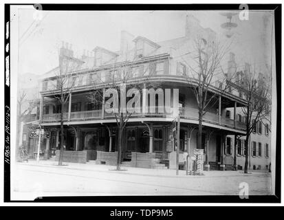 Fotokopie der circa 1902 (Original Foto drucken in der Chester County Historical Society) Nordwesten, ca. 1902 - Chester County Hotel, 36 West Market Street, West Chester, Chester County, PA Stockfoto