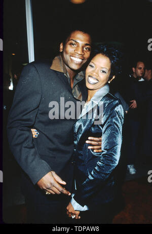 November 11, 1998, Los Angeles, CA, USA; Schauspieler MEKHI PFIFER und MELINDA WILLIAMS bei "Ich weiß, was du letzten Sommer 'Premiere haben. (Bild: Chris Delmas/ZUMA Draht) Stockfoto