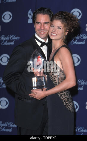 Jan 10, 1999, Los Angeles, CA, USA; Schauspieler Debra Messing & ERIC McCORMACK @ von 1999 Menschen Choice Awards. (Bild: © Chris Delmas/ZUMA Draht) Stockfoto