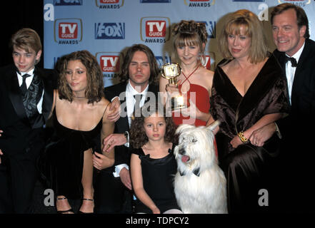 Februar 01, 1999, Los Angeles, CA, USA; "siebten Himmel" Besetzung @ der 1. jährlichen TV Guide Awards. (Bild: © Chris Delmas/ZUMA Draht) Stockfoto