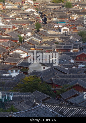 Architektonische Kulisse der alten Stadt Lijiang Stockfoto