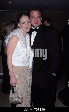 März 04, 1999, Los Angeles, CA, USA; Schauspielerin LAURALEE BELL mit ihrem Mann@ die 19. jährliche St. Jude's Gala.. (Bild: Chris Delmas/ZUMA Draht) Stockfoto