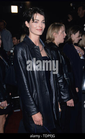 Mar 30, 1999, Los Angeles, CA, USA; Schauspielerin STEPHANIE ROMANOV bei der Premiere von "Nie geküsst." (Bild: © Chris Delmas/ZUMA Draht) Stockfoto