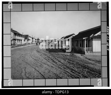 (Original drucken bei Riveside Bibliothek, lokale Geschichte Sammlung), Fotograf und Datum unbekannt. Ansicht DER JAPANISCHEN ARBEITNEHMER GEHÄUSE, Arlington Heights FRUIT COMPANY, GENAUE LAGE UNBEKANNT - Kalifornien Citrus Heritage Recording Projekt, Riverside, Riverside County, CA Stockfoto