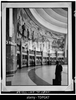 Wandbild UND TICKET WICKETS, NORTHWEST QUADRANT der Bahnhofshalle, Blick nach Norden - Cincinnati Union Terminal, 1301 Western Avenue, Cincinnati, Hamilton County, OH Stockfoto