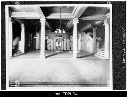 (Bibliothek der Historischen Gesellschaft von Indiana, Indianapolis, Indiana) Fotograf und Datum unbekannt Innenraum, erste Etage, Eingang Halle (8" x 10' drucken; 5'x 7' negativ) - Maennerchor Gebäude, 102 West Michigan Street, Indianapolis, Marion County, IN Stockfoto