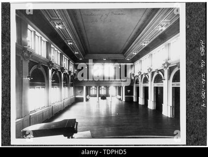 (Bibliothek der Historischen Gesellschaft von Indiana, Indianapolis, Indiana) Fotograf und Datum unbekannt Innenraum, zweite Etage, Hörsaal-Maennerchor Gebäude, 102 West Michigan Street, Indianapolis, Marion County, IN Stockfoto