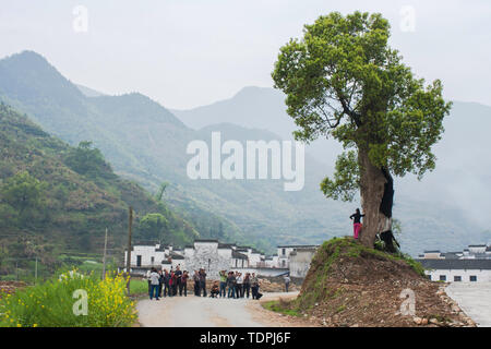 Rundgang durch das alte Dorf von Wuyuan, Provinz Jiangxi Stockfoto