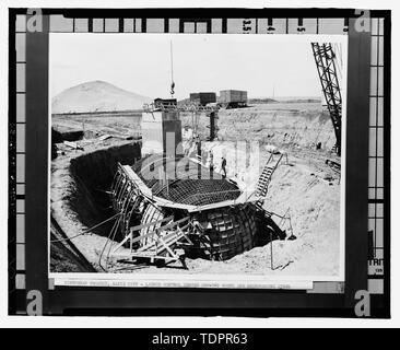 Fotografische Kopie von Foto (Ca. 1962, original Drucken im Besitz von Peter Kiewit Söhne Co., Omaha, Nebraska) Fotograf unbekannt. Blick vom Verstärken von Stahl und Formulare für das Ei des Launch Control Center - Ellsworth Air Force Base, Delta Flug, 10 km Radius um Exit 127 off Interstate 90, Innenraum, Jackson County, SD; Hess, Roise und Unternehmen, Auftragnehmer; Wegman-French, Lysa, Sender; Lyon, Robert, Fotograf; Lauber, John W, Historiker Stockfoto