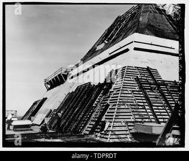 Fotografische Kopie von Foto, vom 30. August 1971 (Original im Besitz der CSSD-HO, Huntsville, AL). Fotograf unbekannt. Nähere Ansicht der Rakete website Gebäude Revolver - Stanley R. Mickelsen sichern Komplexe, Missile Site Control Gebäude, nordöstlich von taktischen Straße; südöstlich von taktischen Road South, Schüller, Cavalier County, ND Stockfoto