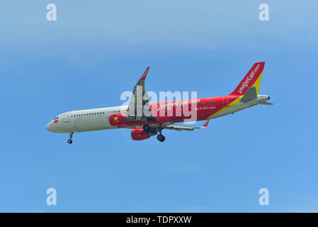 Saigon, Vietnam - May 16, 2019. VietJet Luft VN-A637 (Airbus A321) Landung am Flughafen Tan Son Nhat (SGN). Stockfoto