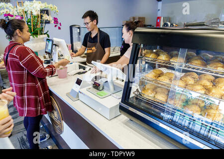 Orlando Florida, East Colonial Drive, Little Saigon, asiatische Asiaten ethnische Einwanderer Minderheit, Paris Banh Mi Cafe Bäckerei, vietnamesische Bäckerei Sandwi Stockfoto