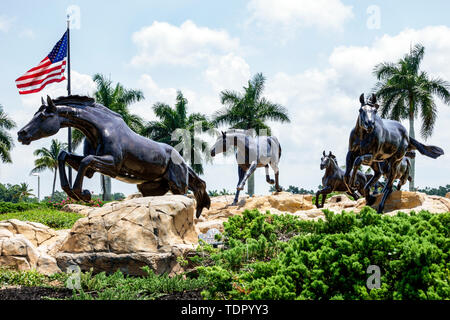 Naples, Florida, Lely Resort Boulevard, Freedom Horse Monument, Skulptur, Veryl Goodnight, FL190512024 Stockfoto