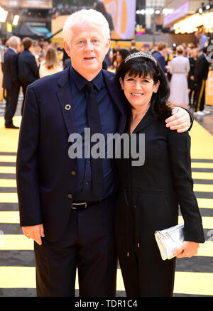 Richard Curtis (links) und Emma Freud die Teilnahme an der gestrigen UK Premiere in London, Großbritannien, statt. Stockfoto