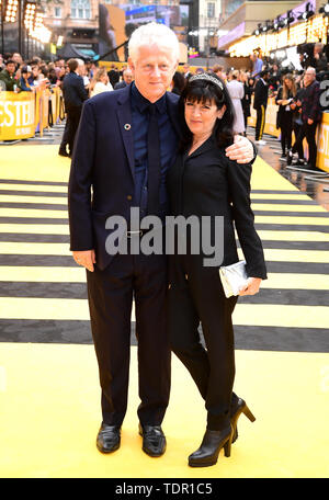 Richard Curtis (links) und Emma Freud die Teilnahme an der gestrigen UK Premiere in London, Großbritannien, statt. Stockfoto