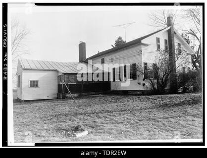 Foto: Foto: Steckel Fotografen, 10. Februar 1973. Original drucken im Feld Datensätze. NORTHWEST ELEVATION. - Abbott-Page Haus, Mason Road, State Route 13 Nähe, Mailand, Erie County, OH Stockfoto