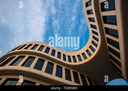 Hongqiao Business District Blütenblatt Gebäude Stockfoto