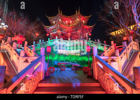 Die traditionellen Gesang und Tanz Performance Der hejiang Pavillon in Chengdu während des Frühlings Festival Stockfoto