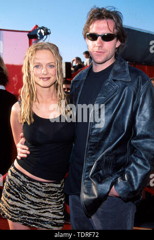 Juni 05, 1999, Los Angeles, CA, USA; Darsteller Heather Graham und ED BURNS @ 1999 MTV Movie Awards. (Bild: Â© Chris Delmas/ZUMA Draht) Stockfoto