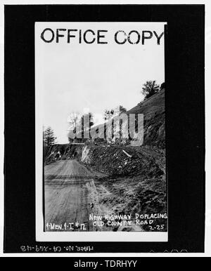 Fotograf unbekannt Februar 1925 Mendocino County, ABSCHNITT, Highway 1. 1 - MÄNNER-1-1-12, neue Autobahn verdrängen alte COUNTY ROAD, 2-25. Stempel office kopieren. - Redwood National- und Staatsparks Straßen, Kalifornien Küste von Crescent City in Trinidad, Crescent City, Del Norte County, CA Stockfoto