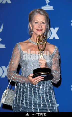 Sep 12, 1999, Los Angeles, CA, USA; Schauspielerin Helen Mirren @ Emmy Awards 1999. (Bild: © Chris Delmas/ZUMA Draht) Stockfoto