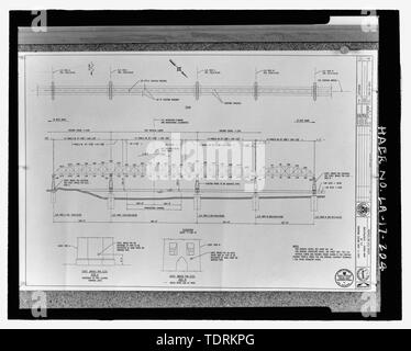 Fotografische Kopie der Zeichnung von Modjeski und Meister, Ingenieure der vorgeschlagenen Huey P. Lange Brücke vergrößert. Original Zeichnung in das Amt des Modjeski und Meister, Consulting Engineers in 1055 St. Charles Avenue, New Orleans, LA. 70130. ; 13. MAI 2005 ZEICHNUNG DES VORGESCHLAGENEN HUEY P. lange Brücke, Erweiterung, USA 90, MAIN-BRIDGE UNTERKONSTRUKTION, DIE ALLGEMEINEN PLAN UND HÖHE. - Huey P. Lange Brücke, Spanning Mississippi River etwa auf halbem Weg zwischen neun und zwölf Kilometer Punkte vor westlich von New Orleans, Jefferson, Jefferson Parish, LA; Modjeski, Meister und Chase, Inc. und, Stockfoto
