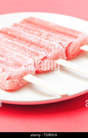 Weißdorn - aromatisiert Eis und kalte Getränke. Stockfoto