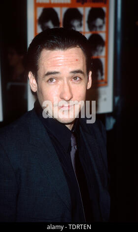 Mär 28, 2000, Los Angeles, CA, USA; Schauspieler John CUSACK an der Filmpremiere von "High Fidelity". (Bild: Chris Delmas/ZUMA Draht) Stockfoto