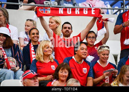 Reims, Frankreich. 17 Juni, 2019. Norwegen Fans, 17.06.2019, Reims (Frankreich), Fußball, Wm 2019 die FIFA Frauen, Südkorea - Norwegen, die FIFA-Regeln verbieten uns FOTO ALS BILD-SEQUENZEN UND/ODER QUASI-VIDEO. | Verwendung der weltweiten Kredit: dpa/Alamy leben Nachrichten Stockfoto